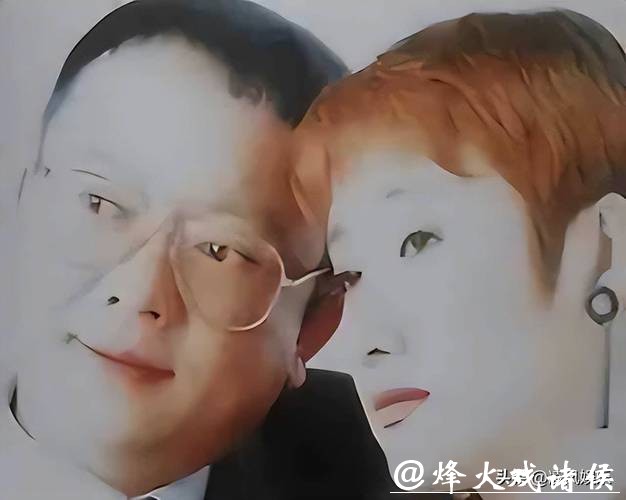 77岁王刚近况曝光!三婚娶小20岁美女教授,为了17岁儿子奔波不停 77岁王刚近况曝光!三婚娶小20岁美女教授,为了17岁儿子奔波不停