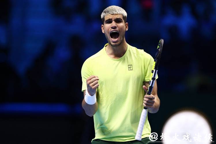 阿尔卡拉斯2-1逆转弗里茨 取得总决赛小组赛两连胜