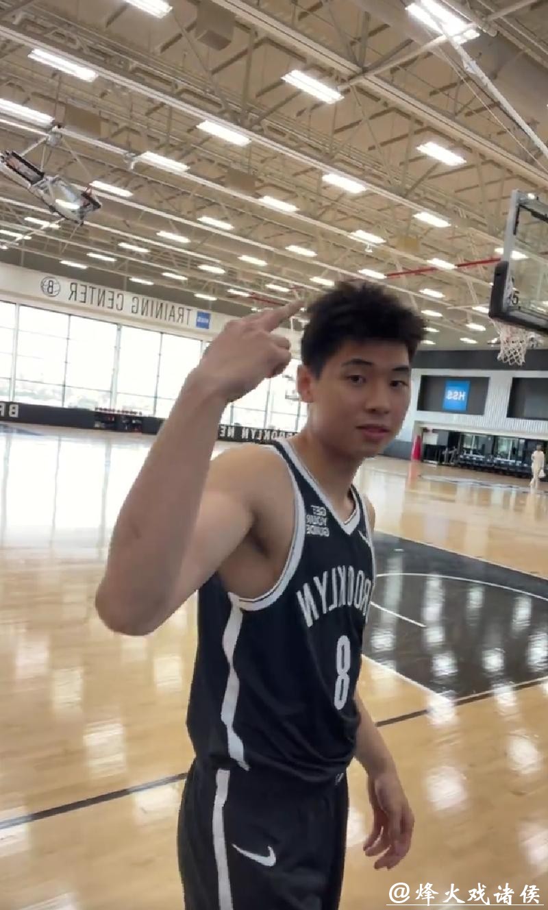 崔永熙新赛季确定穿8号球衣 官方身高为1米98