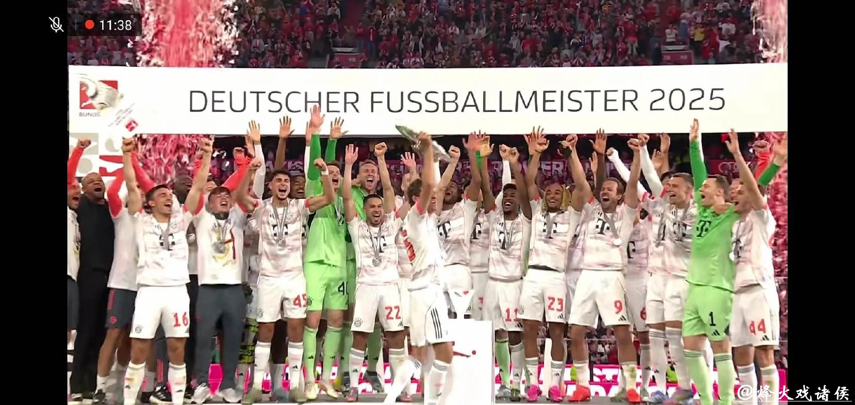 德甲-门兴门将送礼格雷茨卡绝杀 拜仁2-1即将夺冠